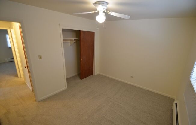 2 beds, 1 bath, 700 sqft, $1,250, Unit 2