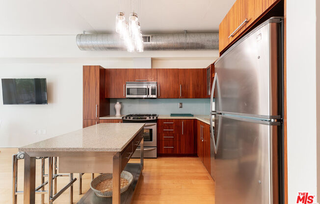 1 bed, 1 bath, 860 sqft, $3,200, Unit 407