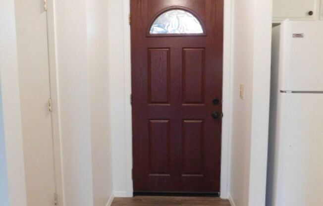 3Bd/2Ba Single Story Home - Available to View!