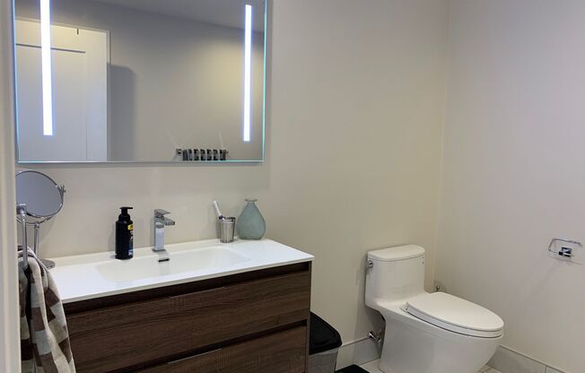 1 bed, 1 bath, 581 sqft, $1,975, Unit 1435