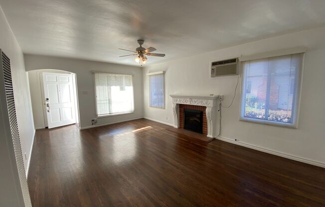 G4 |  (GRUB IV) 921-923 South B Street