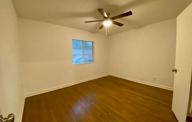 2 beds, 1 bath, 850 sqft, $1,700, Unit 485-C27