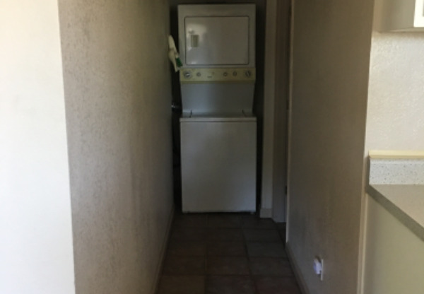 1 bed, 1 bath, 930 sqft, $1,000