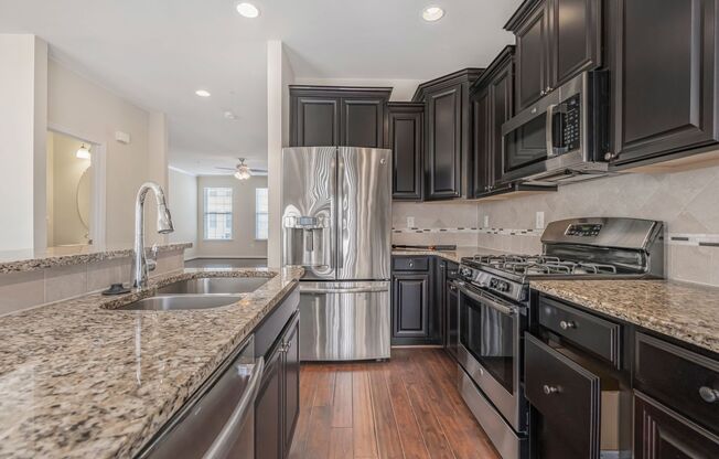 3 BR/2 Full BA & 2 Half BA in Glen Burnie!