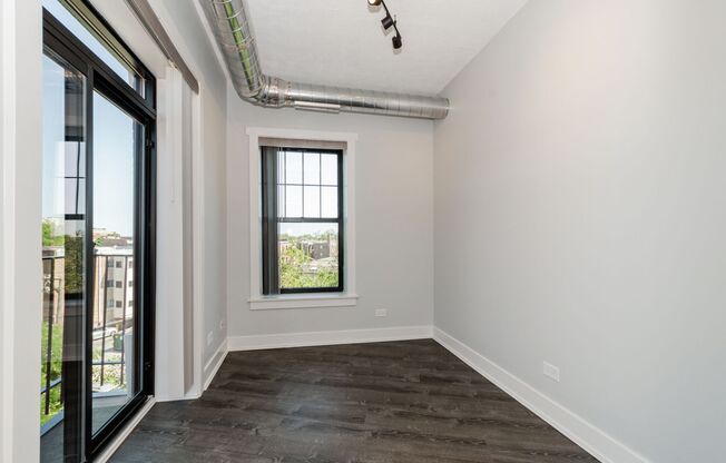 2 beds, 1 bath, 570 sqft, $2,100, Unit 213