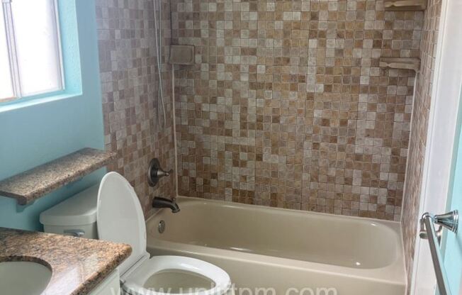 9860 Apple Tree Dr Unit D