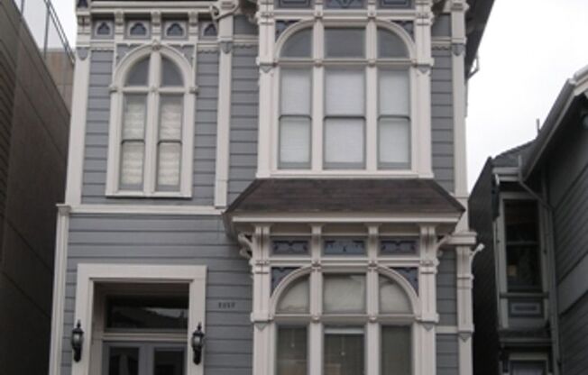 2525 Fillmore Street