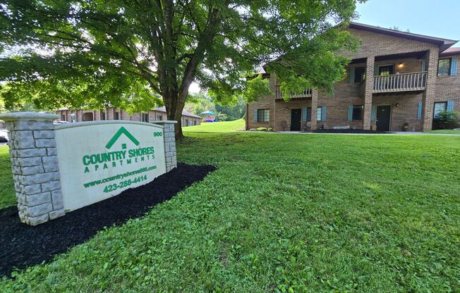 2 beds, 1 bath, 923 sqft, $1,279, Unit 014
