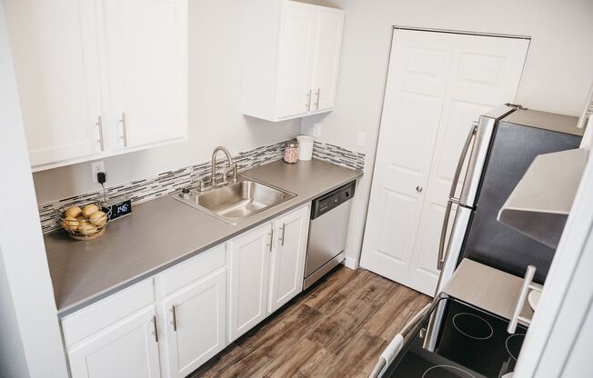 3 beds, 2 baths, 1,250 sqft, $1,695, Unit A101