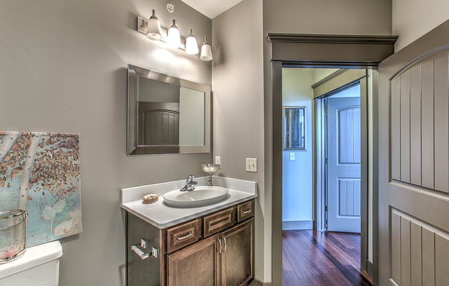 1 bed, 1 bath, 677 sqft, $1,425, Unit B - 1004 Unit 108 - A780 Lake View