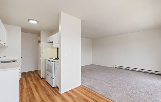 1 bed, 1 bath, 640 sqft, $1,595, Unit 305