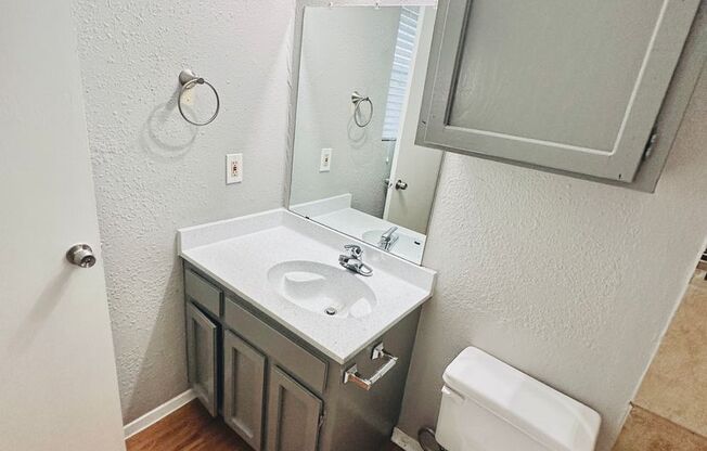 Studio, 1 bath, 500 sqft, $750, Unit 212