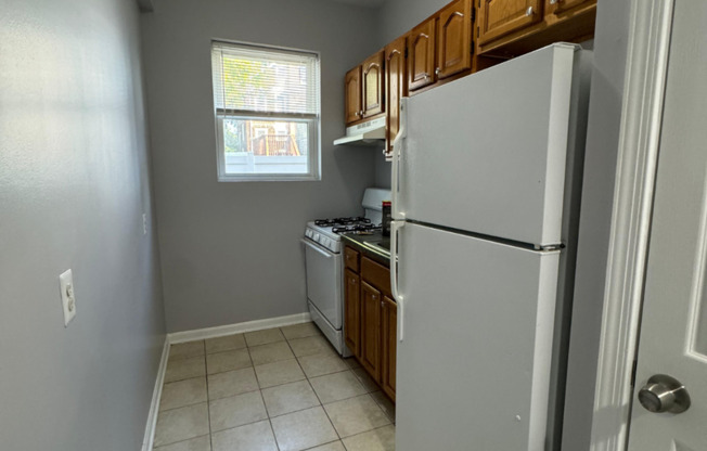 1 bed, 1 bath, 600 sqft, $1,100, Unit Unit 4