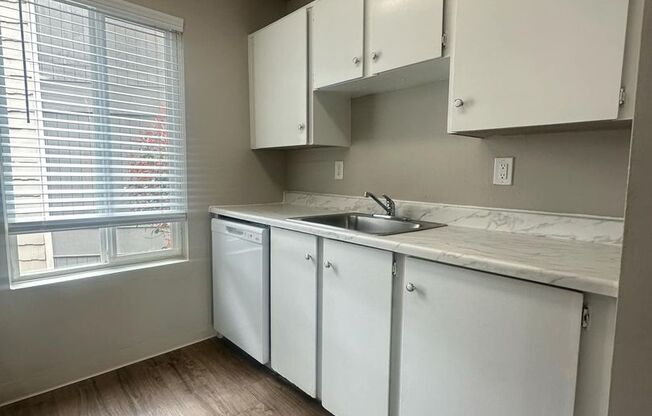 2 beds, 1 bath, 760 sqft, $1,395, Unit 41