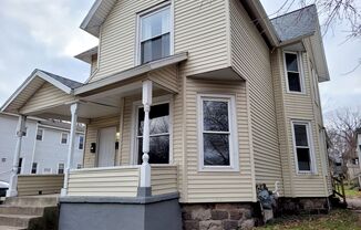 641 Coit NE