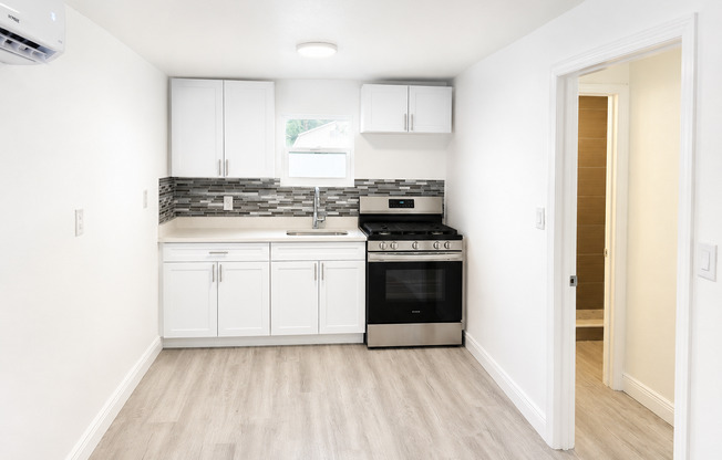 Charming and fully renovated 1-bedroom, 1-bath ADU for Lease!! Landscaping/Utilities Included