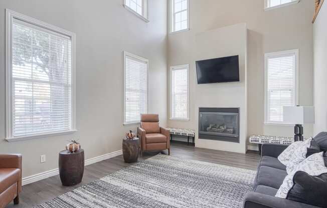 the estates at tanglewood|living room with fireplace