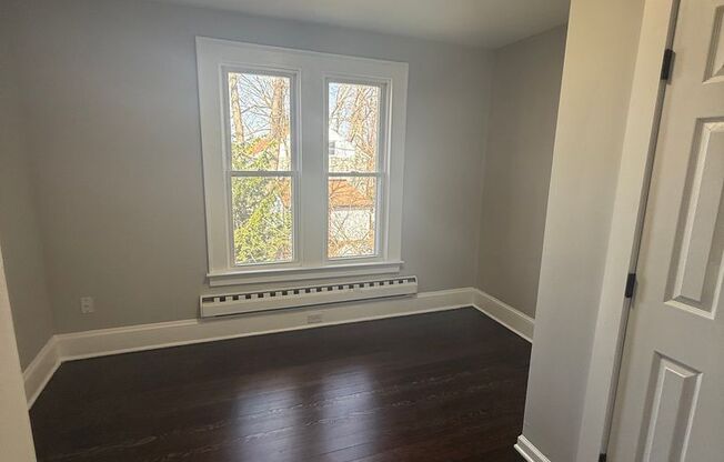 200 Main St. - Red Pod