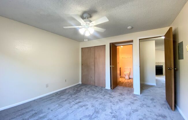 2 beds, 1 bath, 932 sqft, $1,447