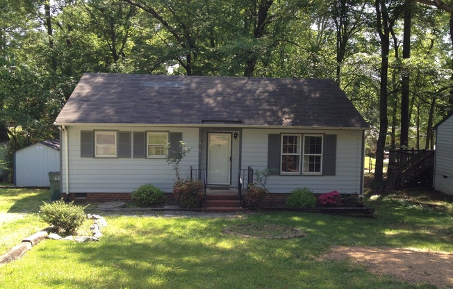 Spacious 3 BD, 1.5 BA Rancher off Brook Road Available immediately!