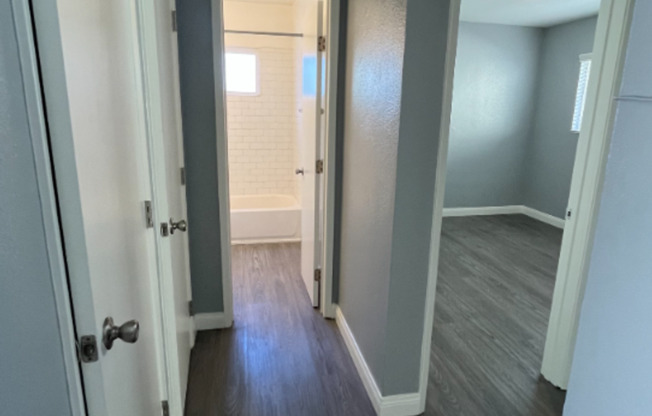 2 beds, 1 bath, 700 sqft, $2,295