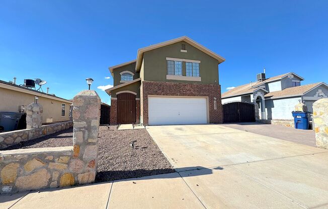 East El Paso 4 bed Refrig A/C w/Gorgeous Landscaping!