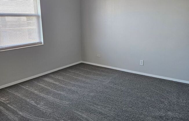 1 bed, 1 bath, 612 sqft, $685, Unit 4965 Sycamore