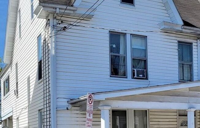 2 Bedrooms, 1 Bath - 2nd Story - Available NOW!