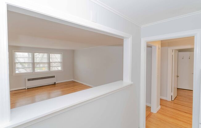 2 beds, 1 bath, $1,895, Unit B-1355-1