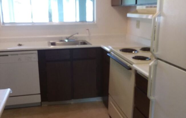 2 beds, 1 bath, 824 sqft, $1,295, Unit 61