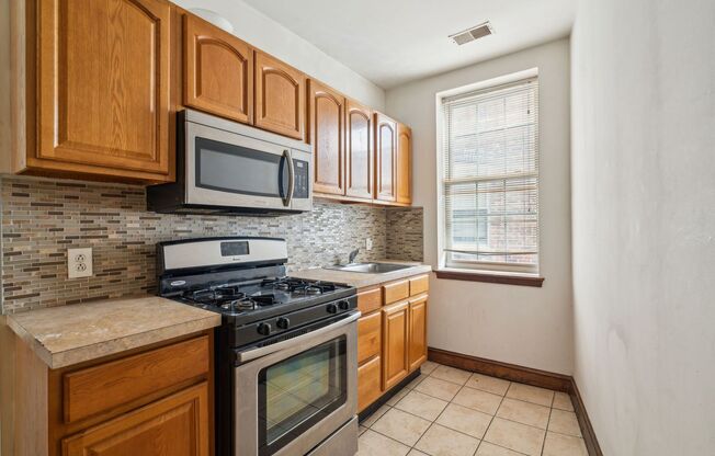 1 bed, 1 bath, 450 sqft, $900, Unit B401