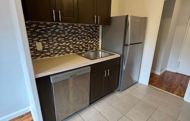 1 bed, 1 bath, $1,650, Unit 243-5C