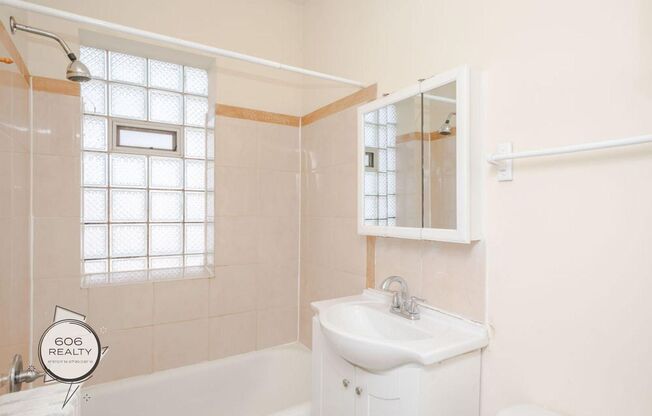 1 bed, 1 bath, $1,200, Unit 2142-209