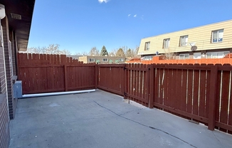 18 ASH CT