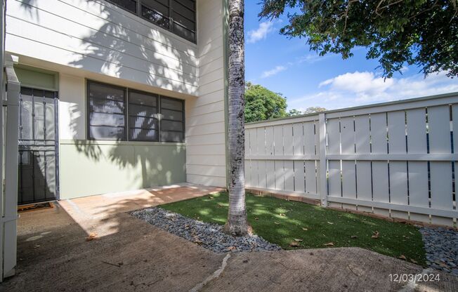 4 Bd 2.5 Ba 2 pkg Pet Friendly - $3800  94-118 Hokualii Ct #132 - must see