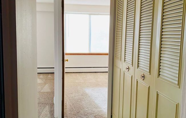 1 bed, 1 bath, 620 sqft, $1,075, Unit 406
