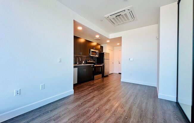 1 bed, 1 bath, 450 sqft, $2,450, Unit 410-604