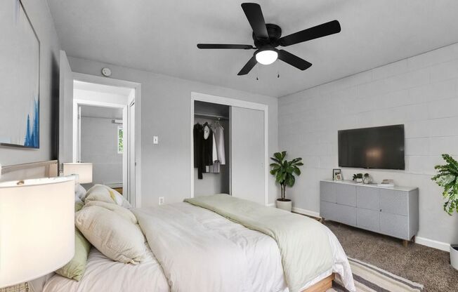 2 beds, 1 bath, 787 sqft, $1,345, Unit Unit 05