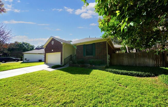 Charming Forest Ridge Gem – Move-In Ready in Schertz, TX! - Realtor Commission: $500