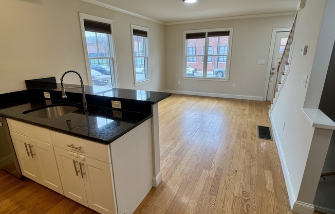 459 SOMERVILLE AVE
