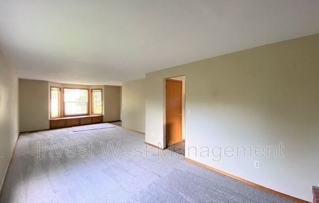8511 NE 66 ST