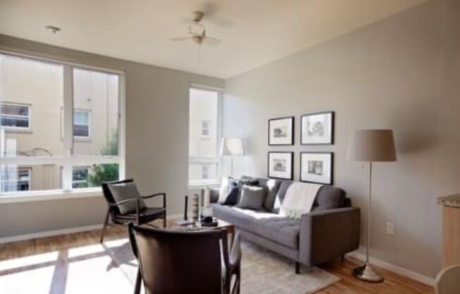 2 beds, 1.5 baths, 811 sqft, $2,395, Unit 401