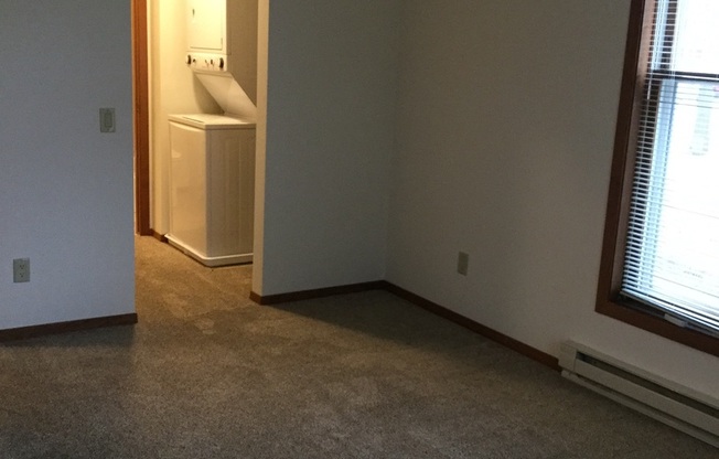 2 beds, 1 bath, 965 sqft, $1,695, Unit 7717CC