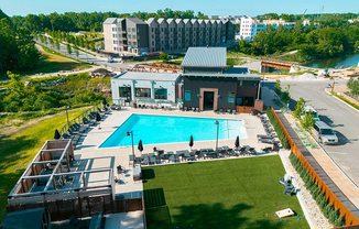 Quarry Trails Pool & Clubhouse 2