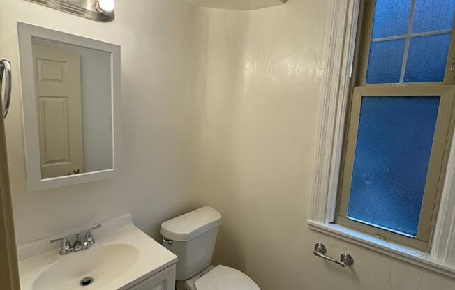 3 beds, 1.5 baths, $2,995, Unit 2nd