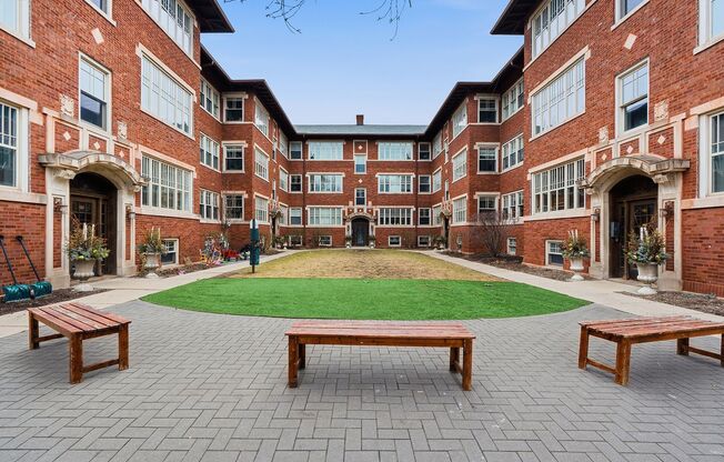 Hinman Court Condos