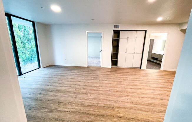 2 beds, 2 baths, 1,100 sqft, $6,495, Unit 401