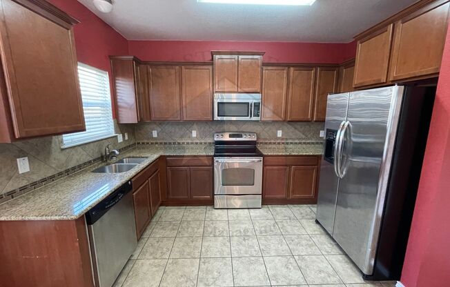 3 beds, 2.5 baths, $1,645