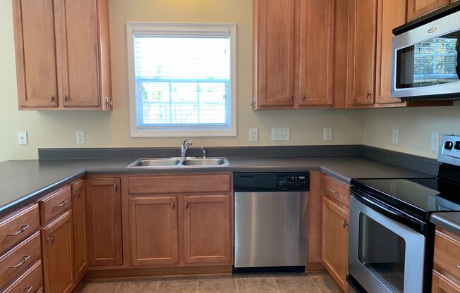 4 Bed / 2.5 Bath Home in Holly Springs