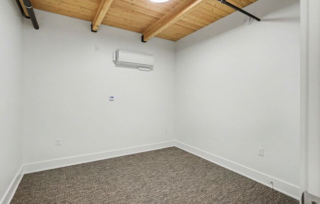 1 bed, 1 bath, 737 sqft, $1,800, Unit Apartment #124